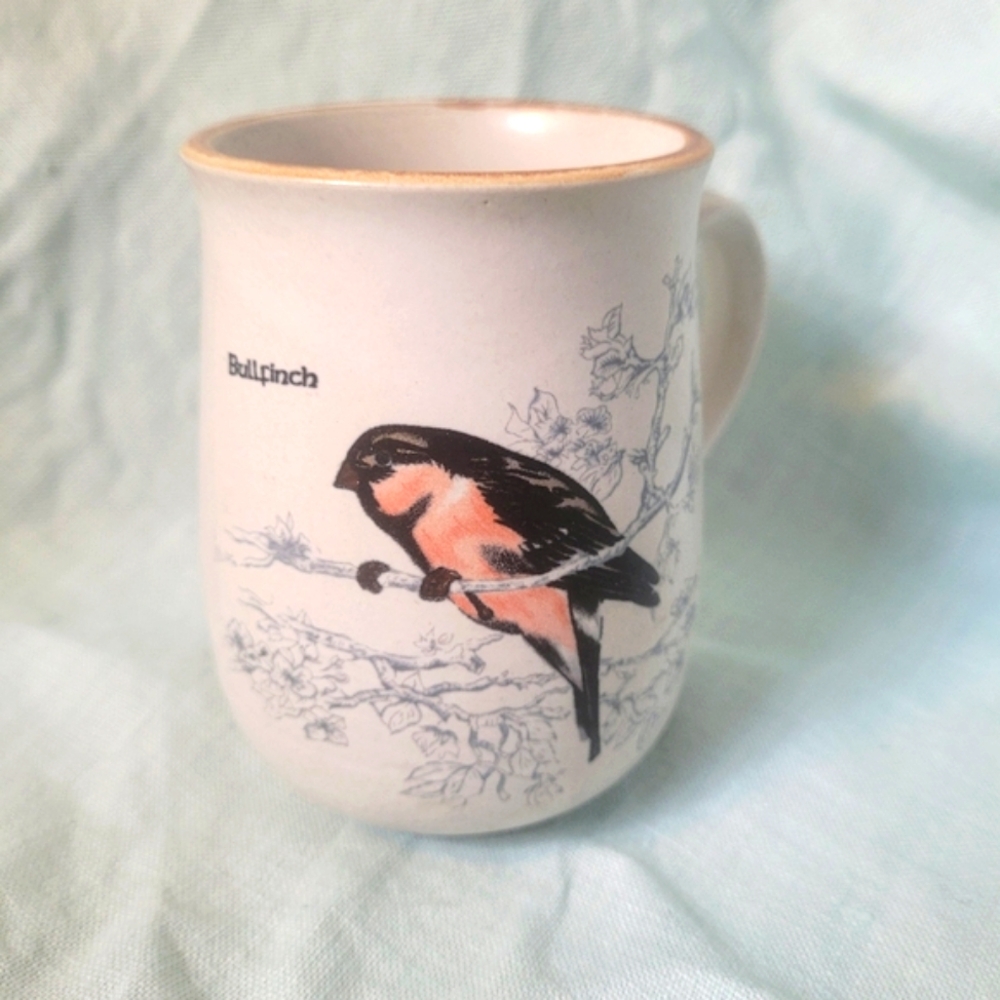 4/$26 Northcraft Korea Bullfinch Mug